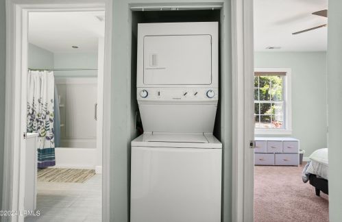 818 Paul Dr, Beaufort SC  29902-6626 exterior