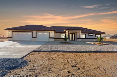 9525 Goss Rd, Victorville, CA 92392-1727