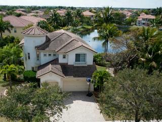 19210 30th St, Hollywood, FL 33029-5817