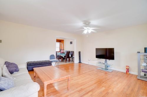 2334 New York Ave, Huntington Station, NY 11746-4254