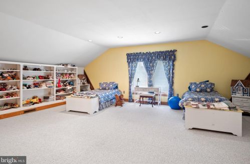 222 Longspur Dr, Wilmington DE  19808-4363 exterior