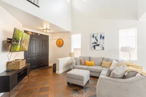 32290 Calle Avella, Temecula CA  92592-3860 exterior