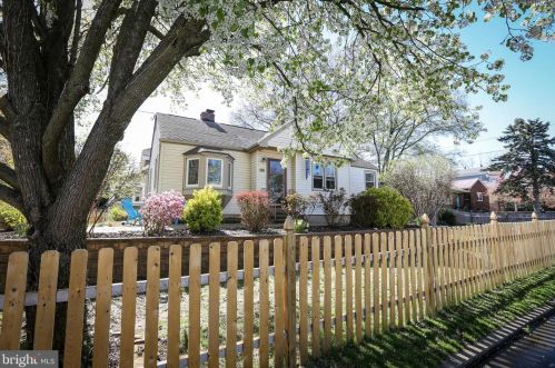 178 Arlington Ave, Camden, NJ 08107-1902