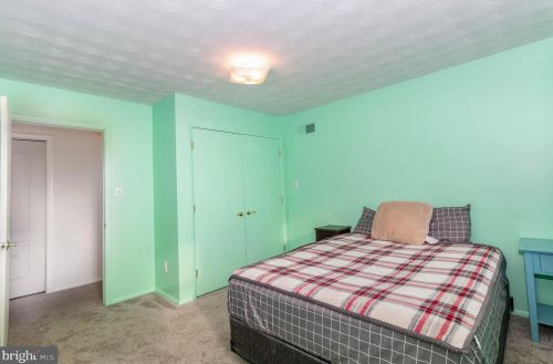 11 Thrush Dr, Carlisle PA  17015-7653 exterior