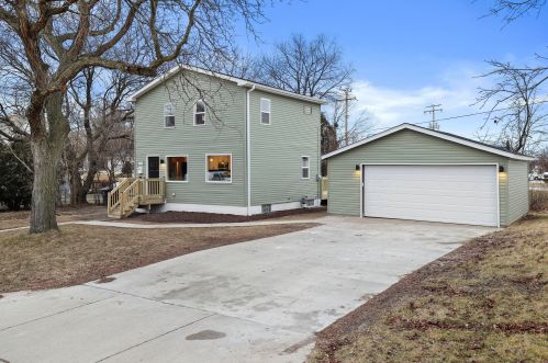 3662 32nd St, Milwaukee WI  53221-1115 exterior