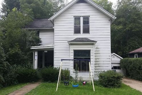 540 Lord St, Meadville, PA 16335-1754