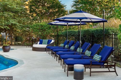 40280 Spectacular Bid Pl, Leesburg VA  20176-7173 exterior