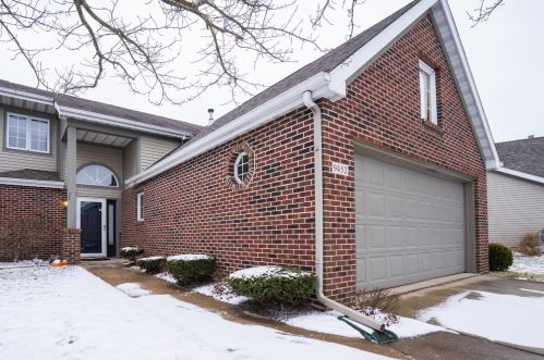 9452 Van Buren St, Crown Point, IN 46307-1724