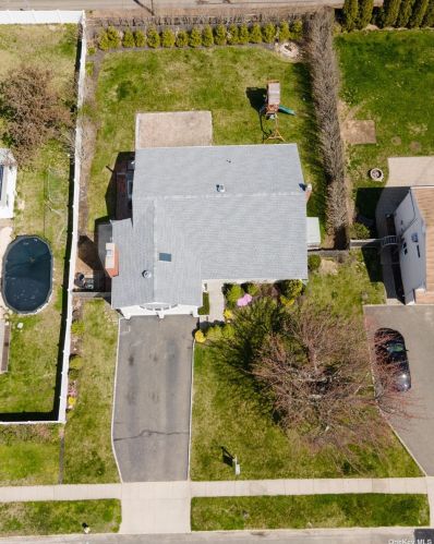 97 Rumford Rd, San Remo, NY 11754-3902