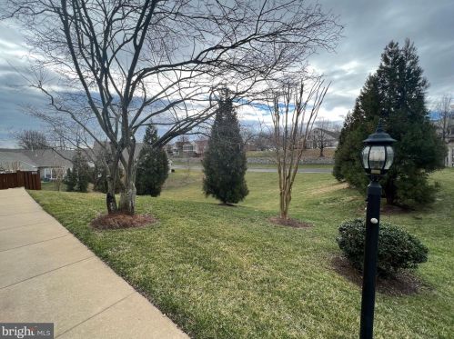 12247 Seaford Ct, Woodbridge, VA 22192-2356