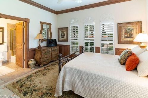 446 Bayside Ave, Naples FL 34108-2314 exterior