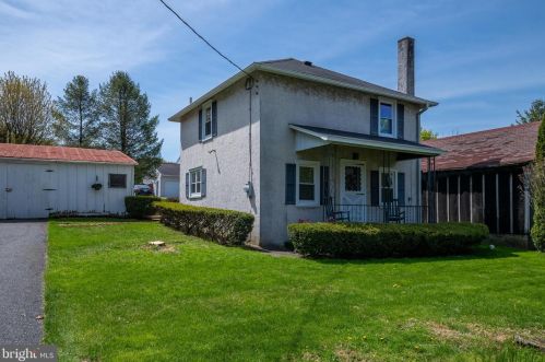 31 Main St, Marsh, PA 19520-9385