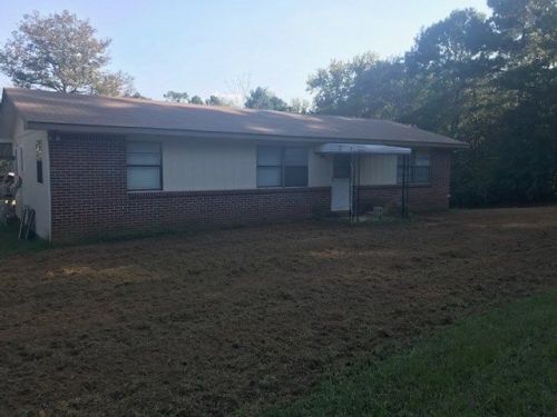 1395 Crossroads Church Rd, Camden, TN 38320-5921