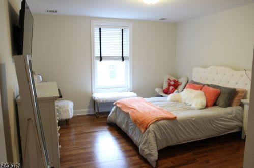 25 Ridge Rd, West Paterson NJ  07424-2416 exterior