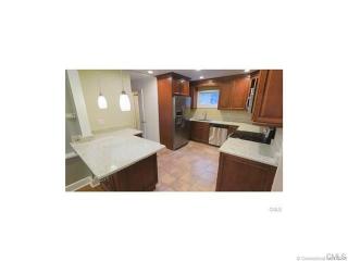 5726 Main St, Bridgeport, CT 06611-3136