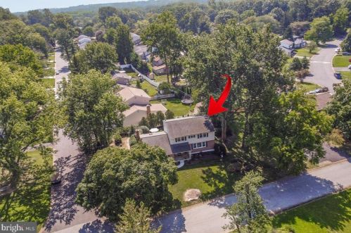 2302 Magnolia Dr, Wilmington, DE 19810-2418