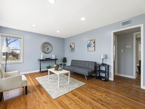130 Lexington Blvd, Milwaukee, WI 53217-5113