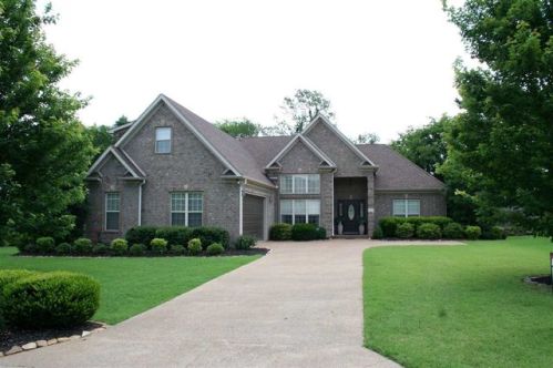364 Oakleigh Dr, Dyersburg, TN 38024-5257