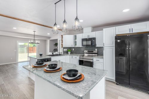 9058 Arbor St, Tucson, AZ 85730-1310