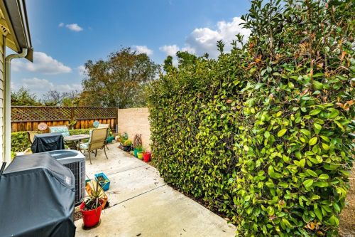 1091 Amber Rdg Ln, Vacaville CA 95687-5828 exterior