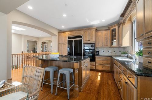 607 Gertruda Ave, Redondo Beach CA  90277-2132 exterior