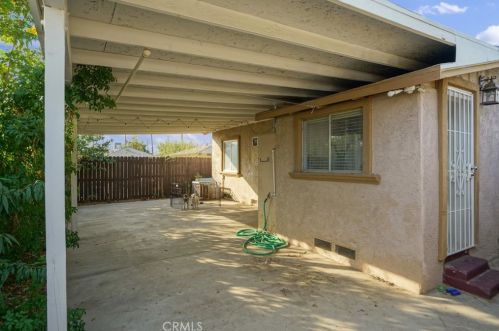 660 Laurel St, Colton CA  92324-2422 exterior