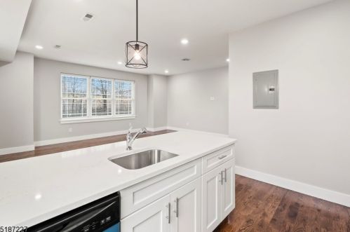 11 Marie Pl, Maplewood NJ  07040-3401 exterior