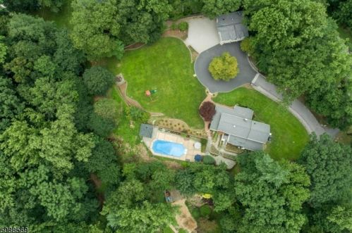 11 Longview Pl, Morristown, NJ 07960-3715