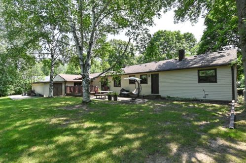 1524 El Rancho Dr, Thiensville WI  53092-5623 exterior