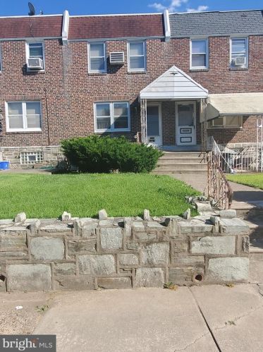 6321 Hegerman St, Philadelphia, PA 19135-3301
