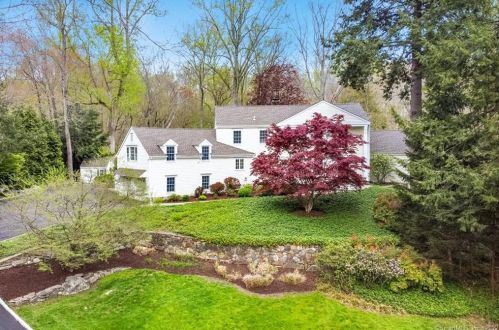 266 Haviland Ln, Stamford, CT 06903-3333