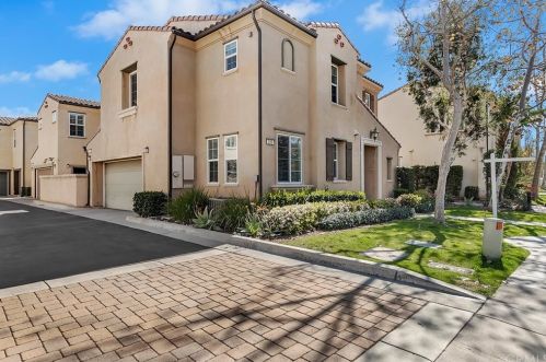 226 Cork Tree Dr, Orange, CA 92865-5009