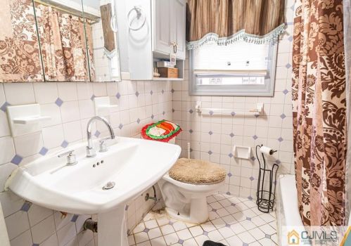 317 Merchants Ave, South Plainfield NJ  07080-3552 exterior