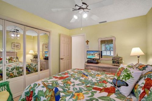 920 203rd Ave, Hollywood FL  33029-3439 exterior