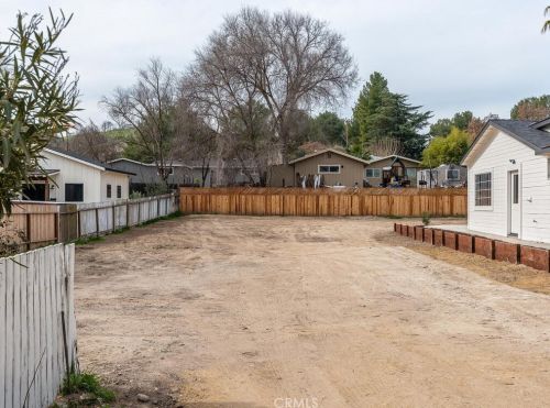 143 Vine St, Lake Nacimiento CA  93446-3736 exterior