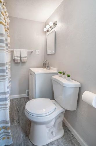 4052 Meadowbrook Blvd, Pittsburgh PA  15227-3436 exterior