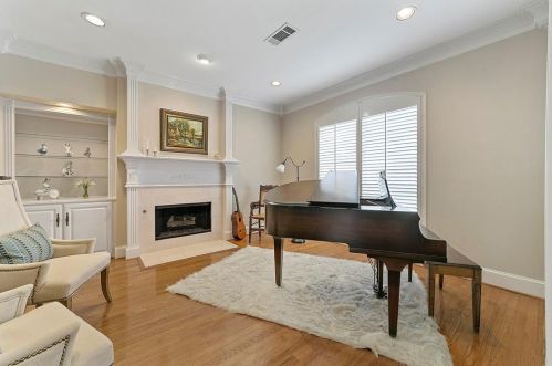 1811 Forest Meadow Ln, Richardson TX  75081-2166 exterior