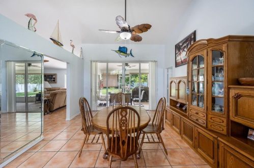 107 Hawthorne Cir, Fort Pierce FL 34953-3524 exterior