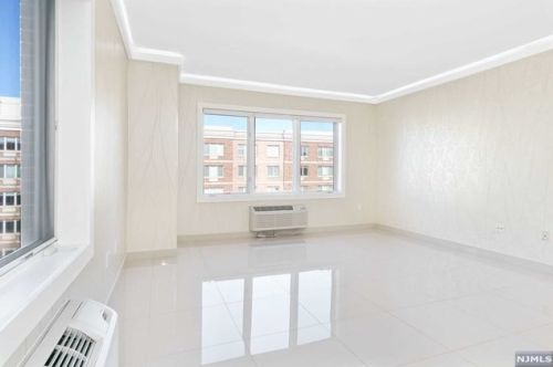 5412 City Pl, Edgewater NJ  07020-3171 exterior