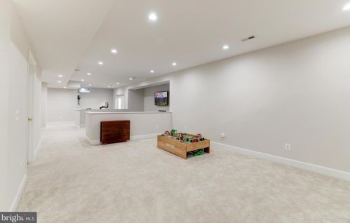 5410 Dabneys Mill Ct, Haymarket VA  20169-4519 exterior