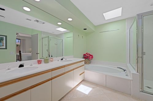 10111 Lakeview Dr, Rancho Mirage CA  92270-1474 exterior