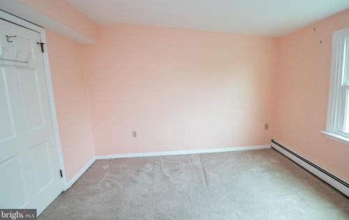 173 Marmic Dr, Southampton PA 18966-1724 exterior