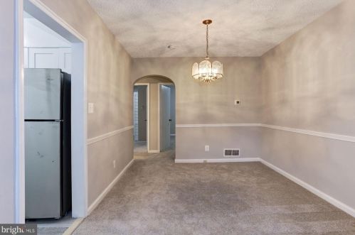 872 Bellevue St, Washington, DC 20032-6053