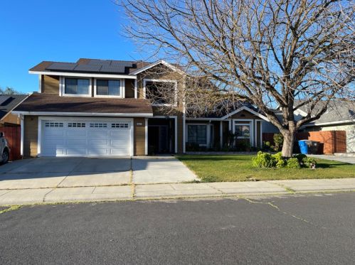881 Snowgoose Ln, Manteca, CA 95337-8002