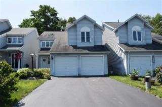 1032 Sterling Ridge Dr, Defreestville NY  12144-8460 exterior