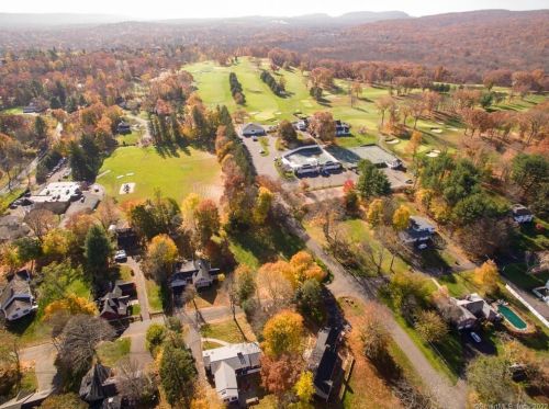 44 Randecker Ln, Kensington CT  06037-1134 exterior