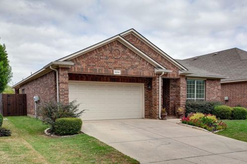 3204 Hornbeam St, Argyle TX  76226-2476 exterior