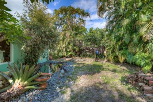 9144 7th St, Naples FL  34108-2409 exterior