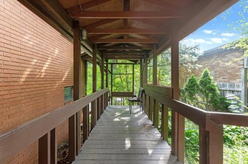 151 Techview Ter, Pittsburgh, PA 15213-3820