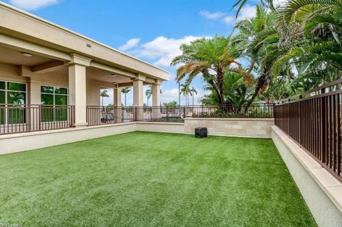 9115 Strada Pl, Naples FL  34108-2883 exterior